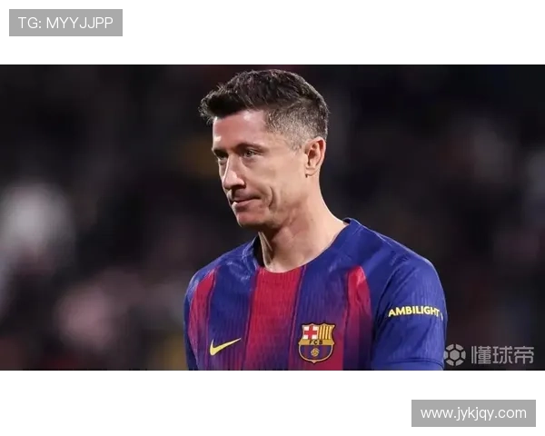 尤文关注莱万决定仍待四月底 尤文关注莱万决定仍待四月底